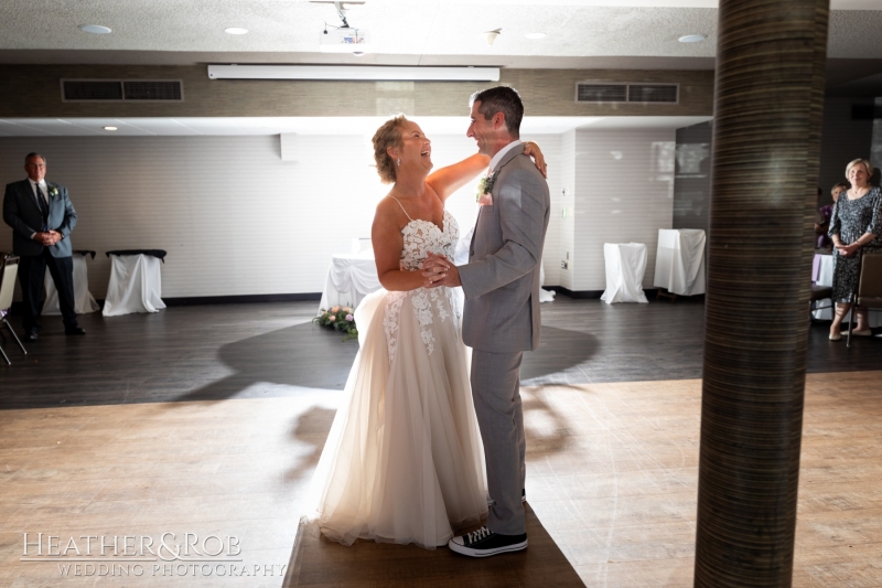 Kate-Jim-Wedding-Turf-Valley-156