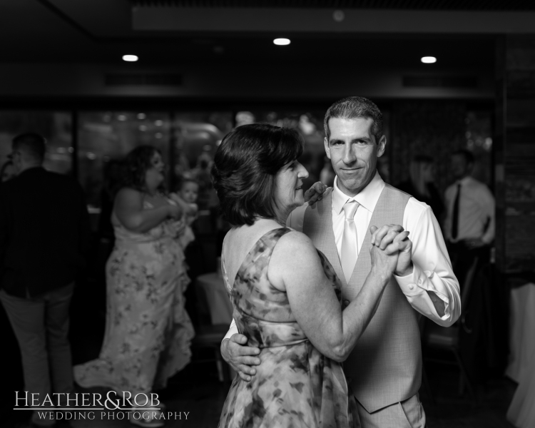 Kate-Jim-Wedding-Turf-Valley-179