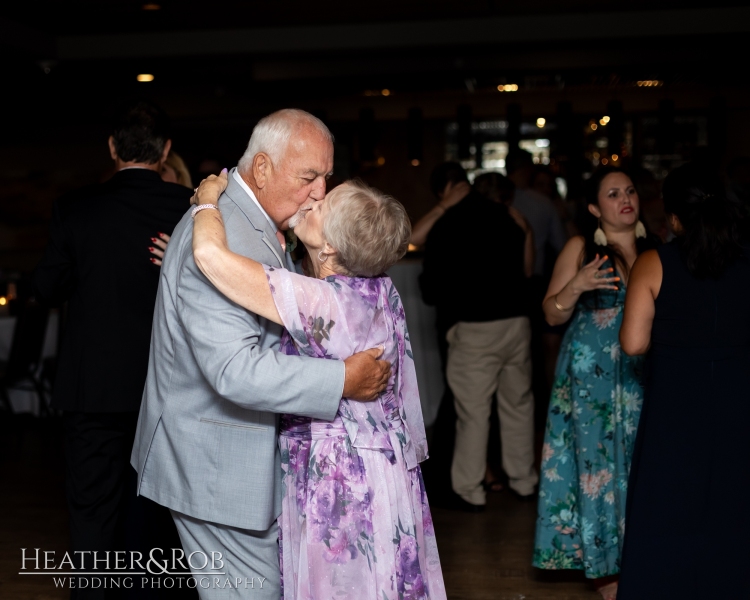 Kate-Jim-Wedding-Turf-Valley-215