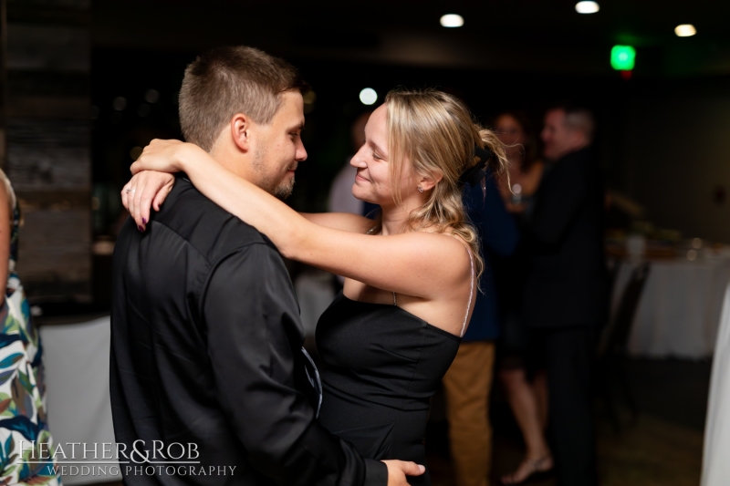 Kate-Jim-Wedding-Turf-Valley-216