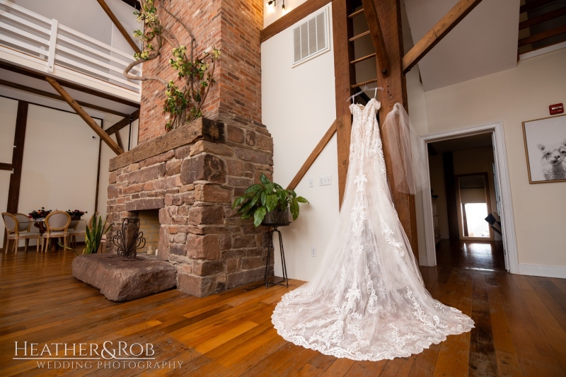 Kelsei-Kurk-Tannery-Barn-Wedding-102