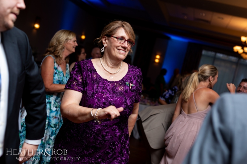 Kerry-Phillip-Wedding-Sneak-Peek-Turf-Valley-156