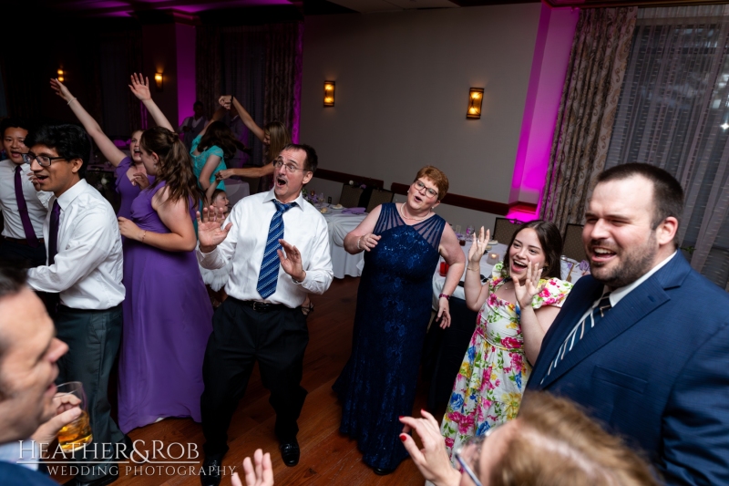 Kerry-Phillip-Wedding-Sneak-Peek-Turf-Valley-159