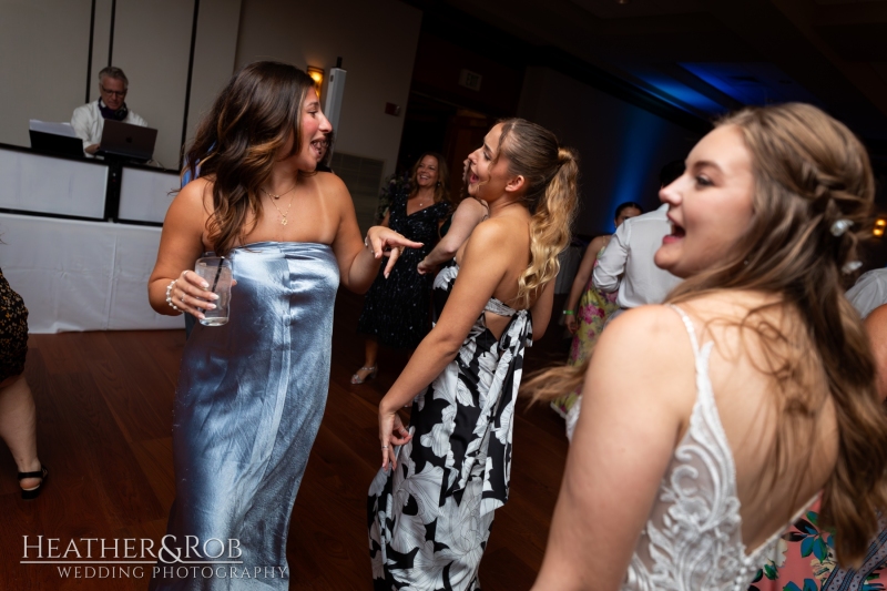 Kerry-Phillip-Wedding-Sneak-Peek-Turf-Valley-167