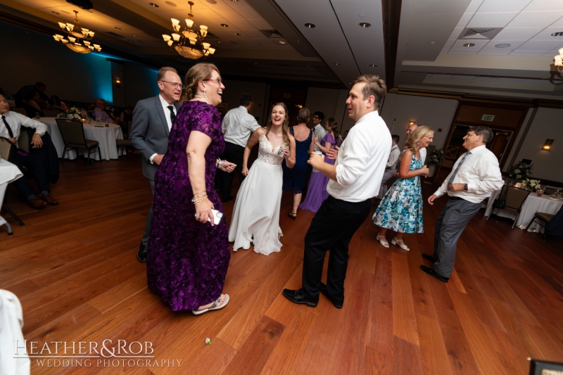 Kerry-Phillip-Wedding-Sneak-Peek-Turf-Valley-183