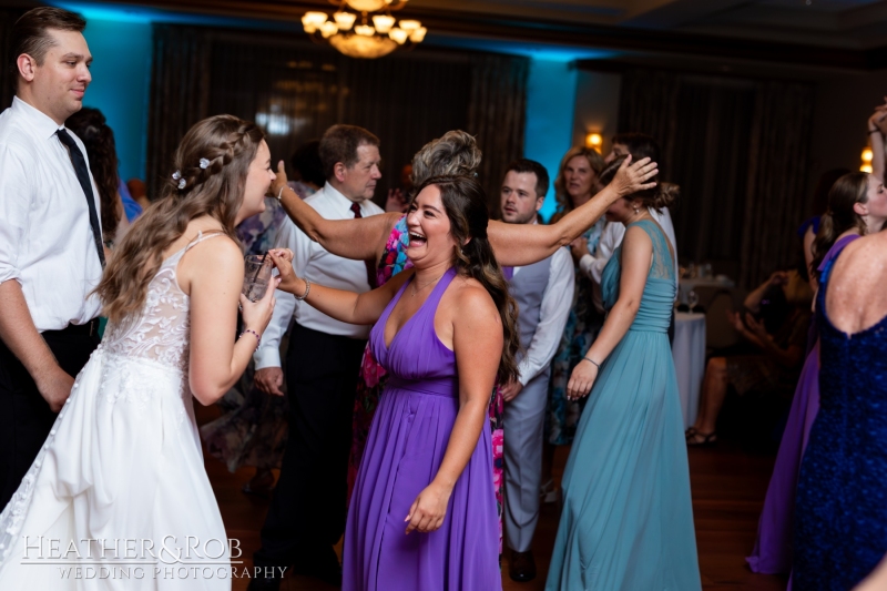 Kerry-Phillip-Wedding-Sneak-Peek-Turf-Valley-186