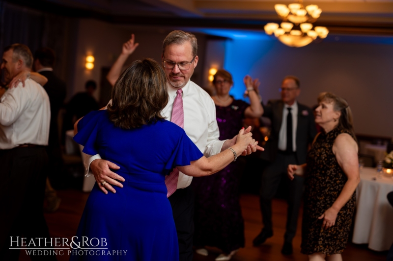 Kerry-Phillip-Wedding-Sneak-Peek-Turf-Valley-174