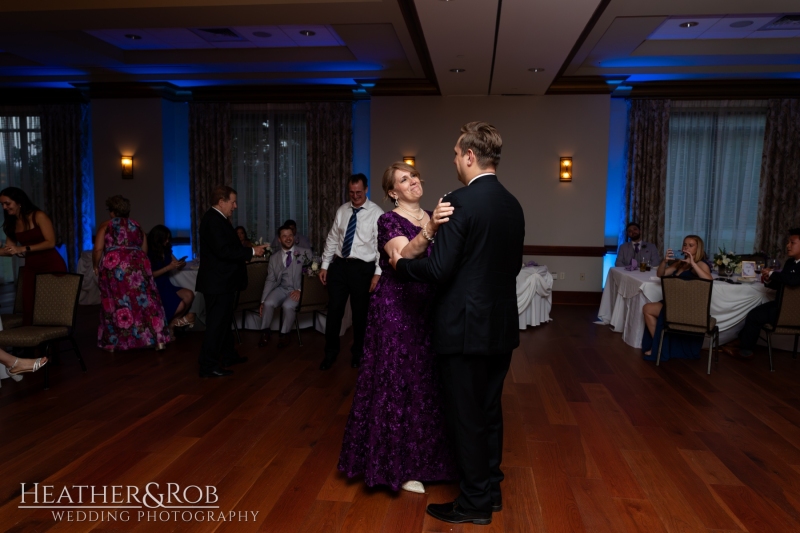 Kerry-Phillip-Wedding-Sneak-Peek-Turf-Valley-142